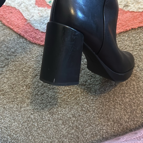 Black heeled ankle boots - Picture 11 of 12